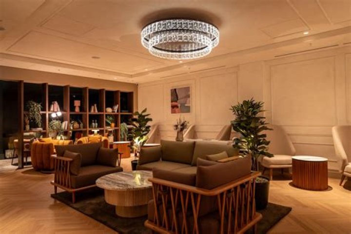Are BA lounges Heathrow open?