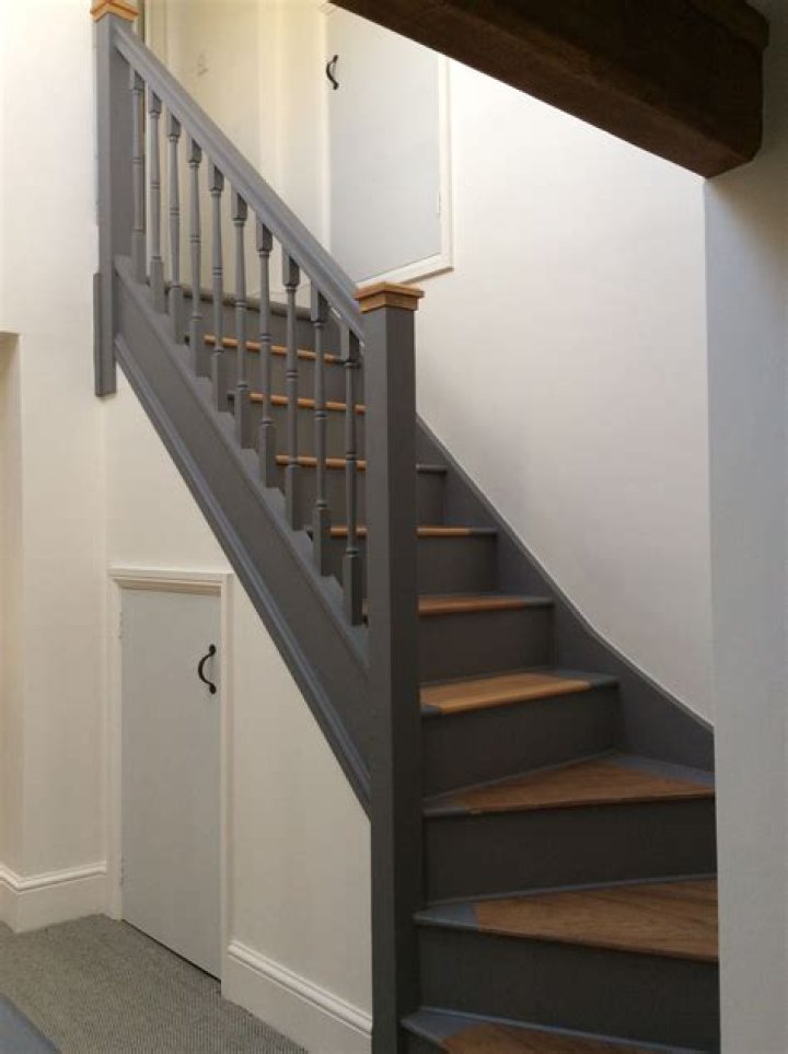 Can I use eggshell paint on stairs