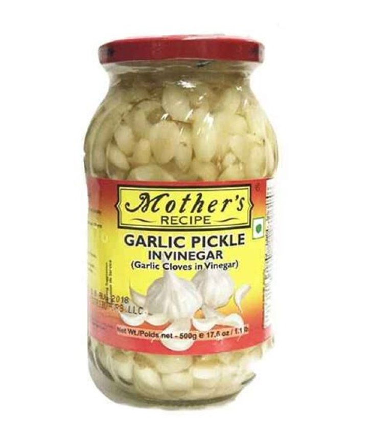 Can you store garlic in vinegar?