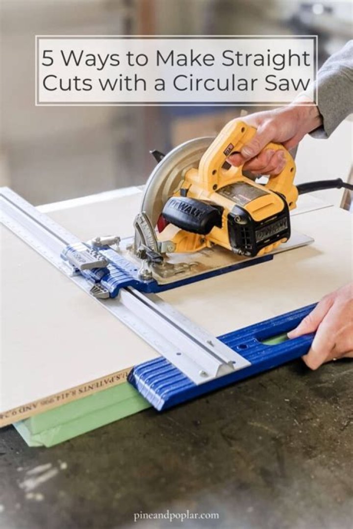How do you keep a circular saw straight?