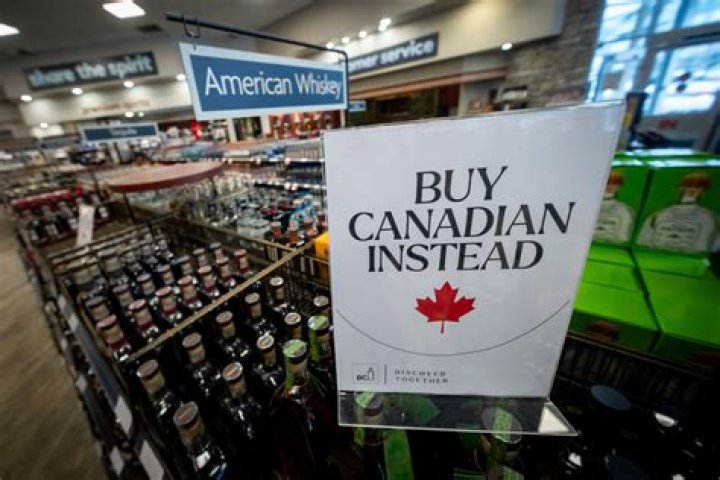 How many liquor marts are in Manitoba?