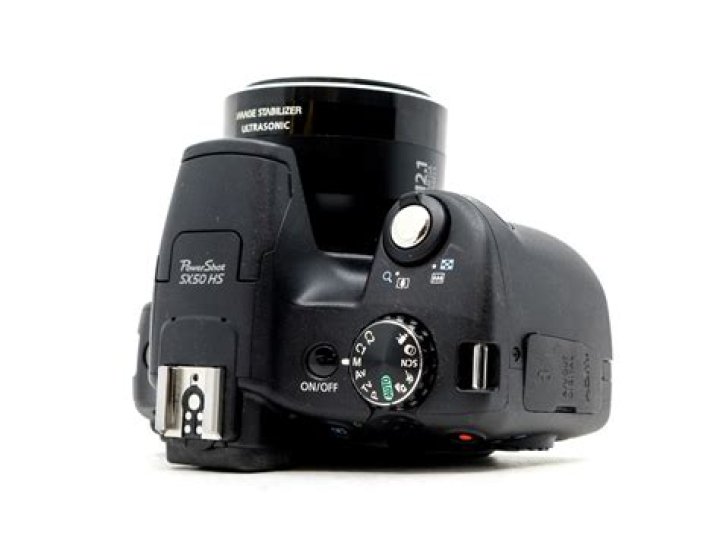Is the Canon PowerShot SX50 HS a DSLR?