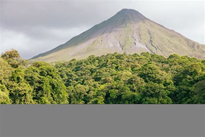 What is the climate in Arenal Costa Rica?