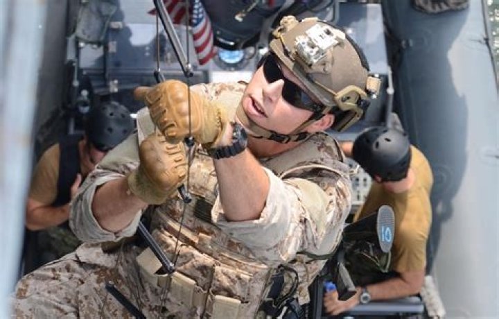 What kind of workouts do Navy SEALs do?