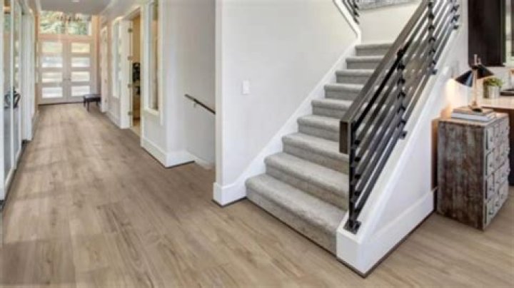 Who manufactures LifeProof flooring? | ContextResponse.com