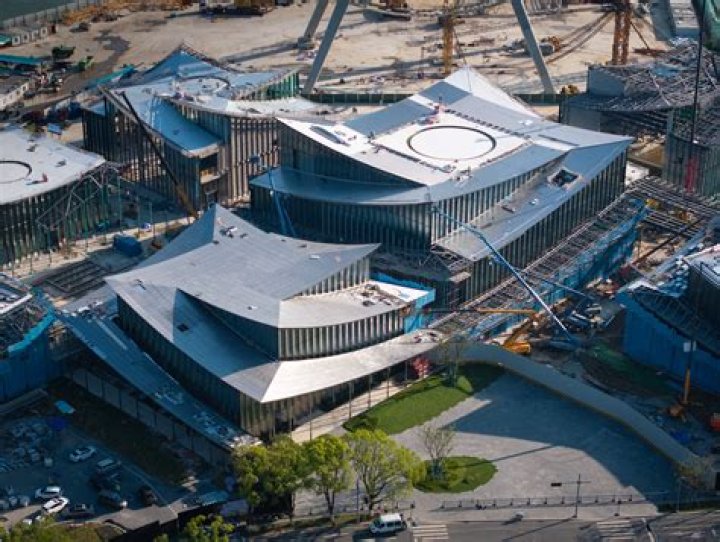 Who was the architect of the Suzhou Museum?